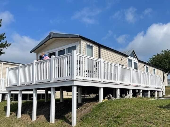 Sea Breeze Cabin 풀 외부 사진